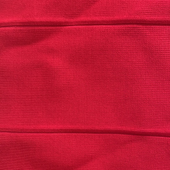 BCBG MAXIAZRIA RED BANDAGE SKIRT - Picture 3 of 4